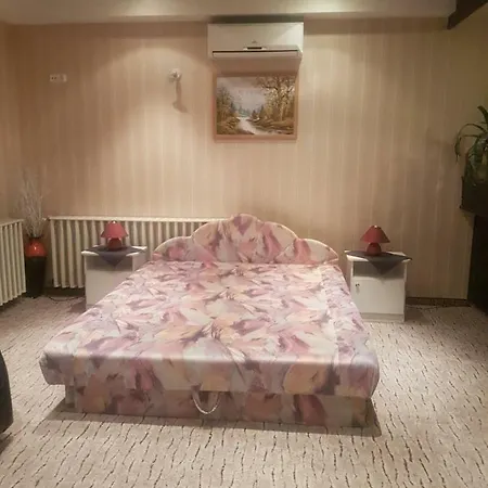 Tiffany Apartman * Alsópáhok